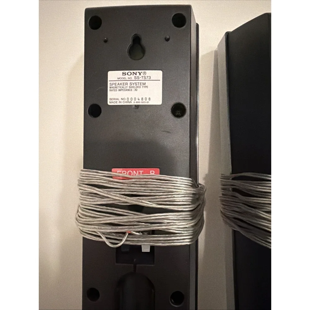 2 SONY SS-TS73 Tower Speakers RIGHT & LEFT works great
